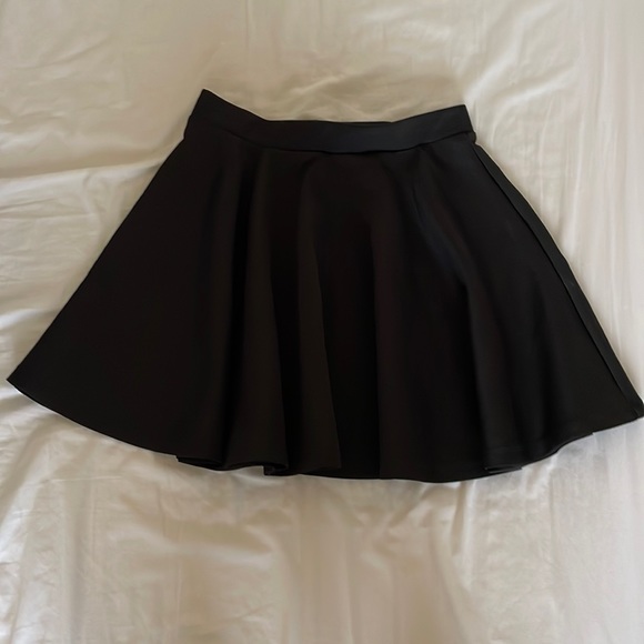 Black Skirt - Picture 1 of 2